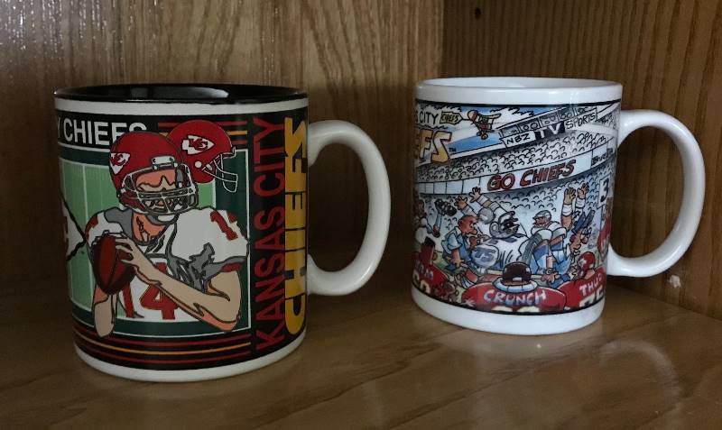lot 149 image: Set of 2 Kansas City Chiefs coffee mugs