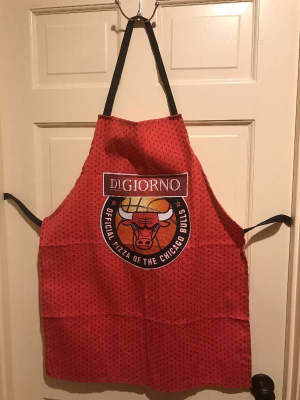lot 179 image: DiGiorno Chicago Bull apron