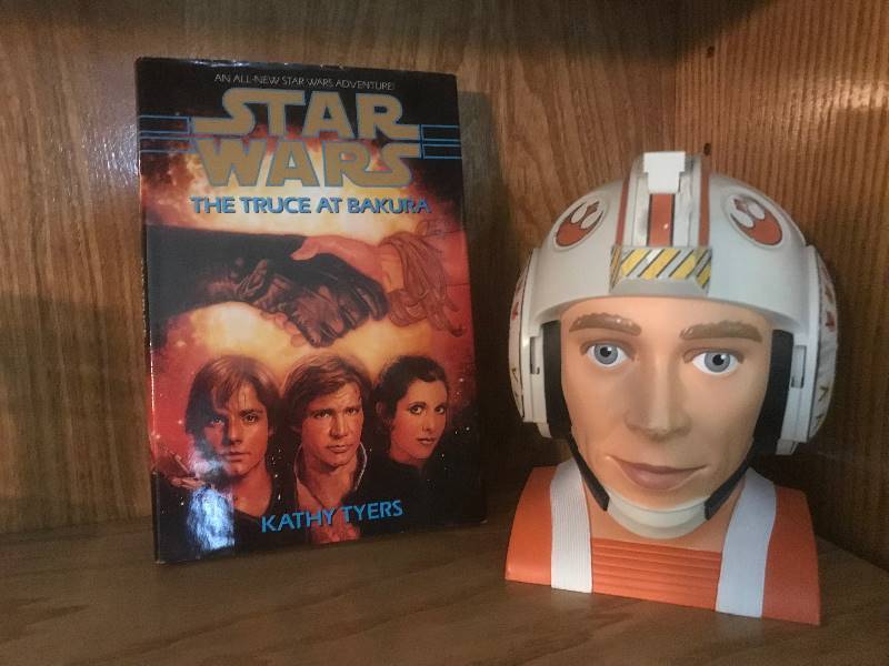 lot 252 image: Star Wars Book and Luke Skywalker Vintage Jedi Fighter item