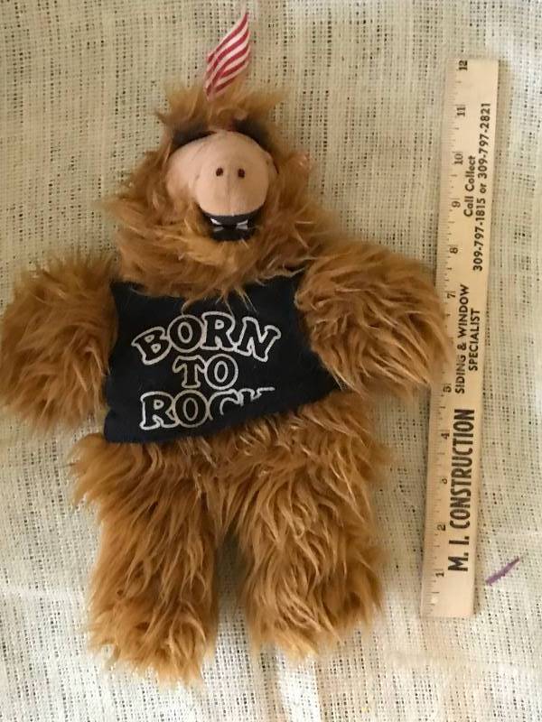 lot 2000 image: Vintage Alf Puppet from 1980s TV Show--Born to Rock