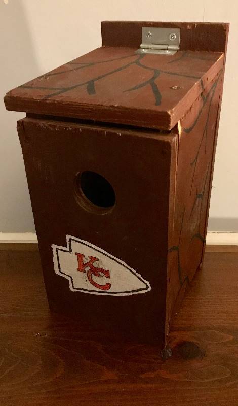 lot 2038 image: Handmade Kansas City Chiefs wood birdhouse