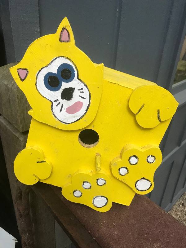 lot 2063 image: Yellow Cat Birdhouse