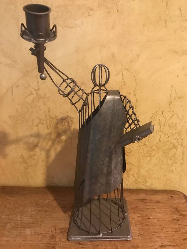 lot 2085 image: MetalWire Statue of the Statue of Liberty