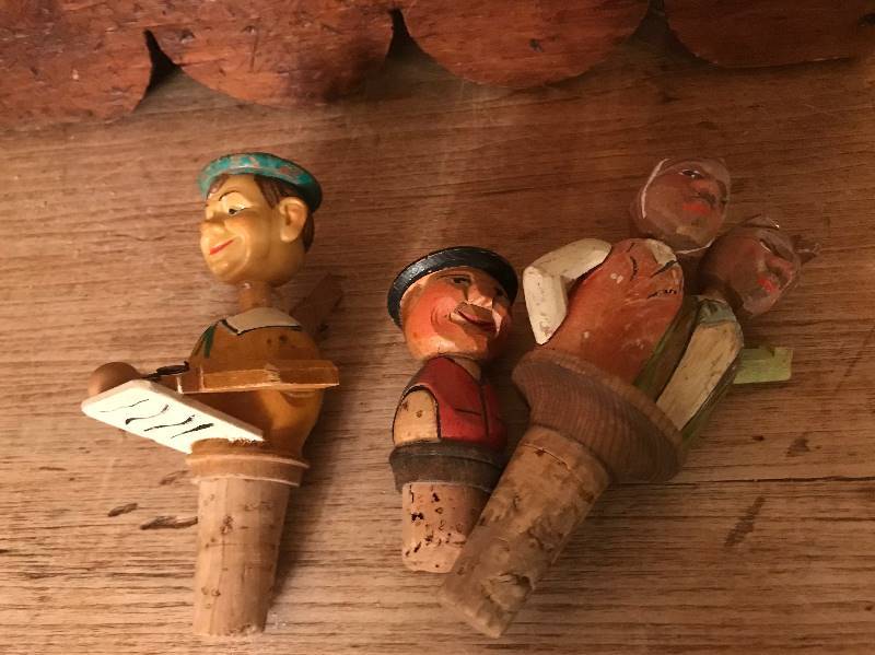 lot 2094 image: Set of 3 vintage wood carved wine bottle stoppers