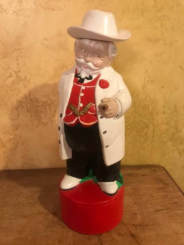 lot 2132 image: Vintage Colonel SandersKentucky Gentleman Decanter