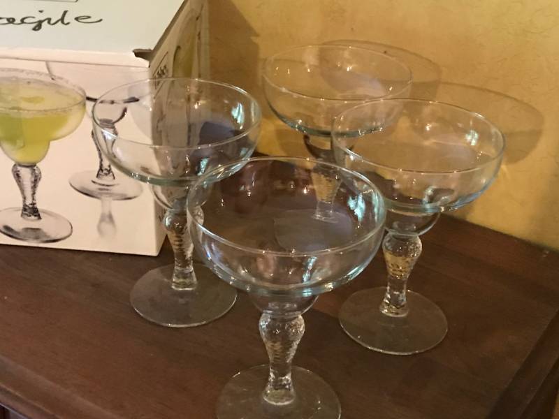 lot 2156 image: Set of 4 Margarita Cocktail glasses