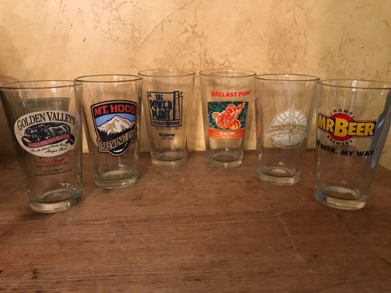 lot 2163 image: Variety of Brewery Beer Glasses (set of 6)