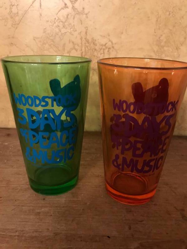 lot 2166 image: Woodstock Beer Glasses--set of 2
