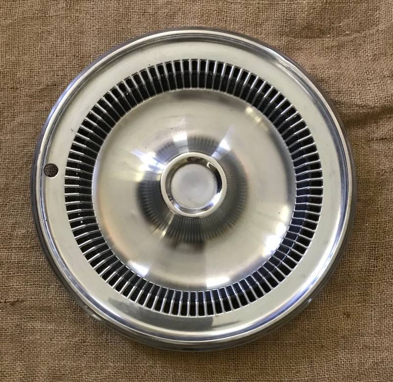 lot 2181 image: Vintage Hubcap