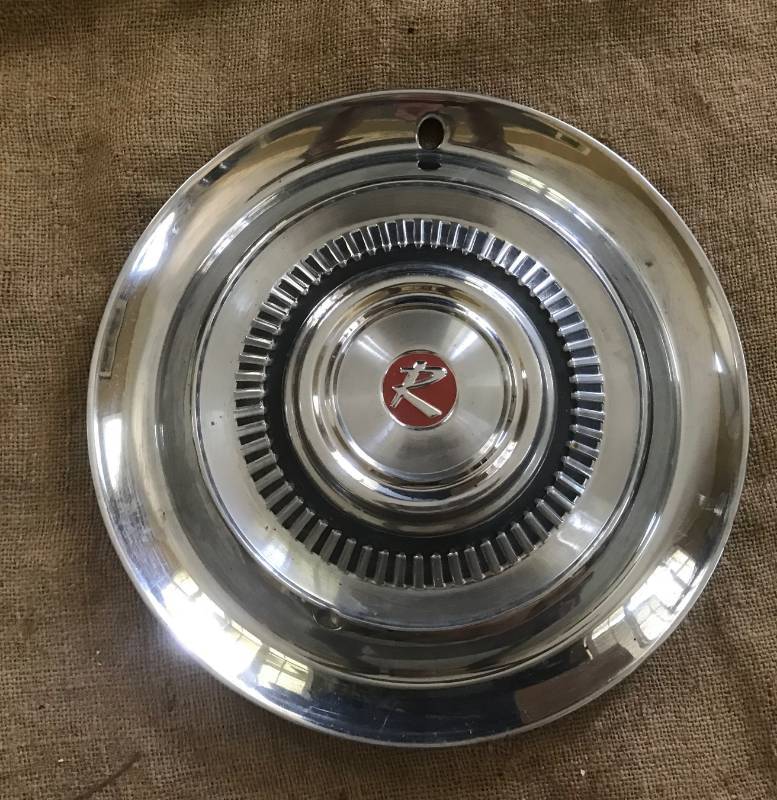 lot 2191 image: Vintage Rambler Hubcap