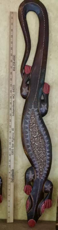 lot 2215 image: Painted Wood Lizard Wall Dcor