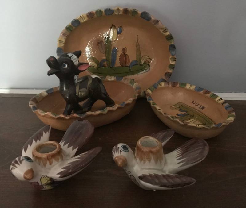 lot 2216 image: Set of colorful ceramic Mexican bowls, bird candle holders and a 4 12 vintage donkey figurine