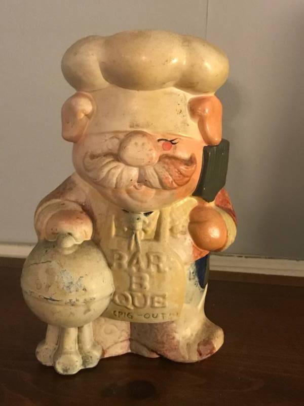lot 2222 image: Vintage ceramic BBQ Pig utensil holder