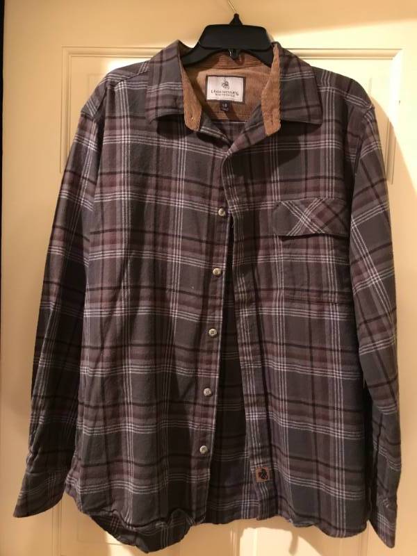 lot 2264 image: Legendary Whitetails Flannel Shirt Large
