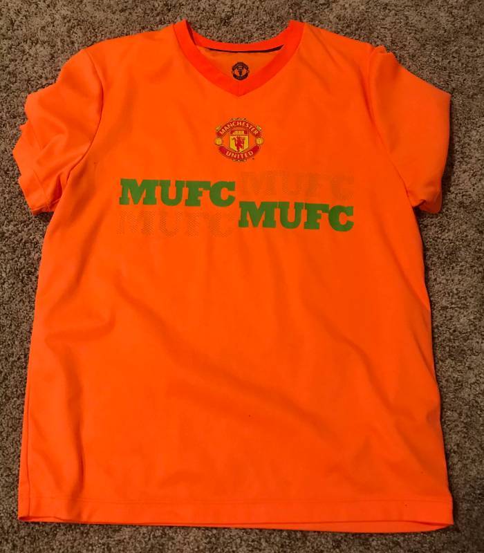 lot 2265 image: Manchester United Soccer Shirt-Medium