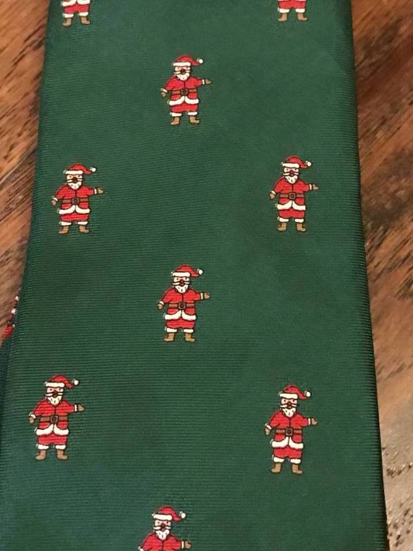 lot 2272 image: Santa Claus Tie--plays music