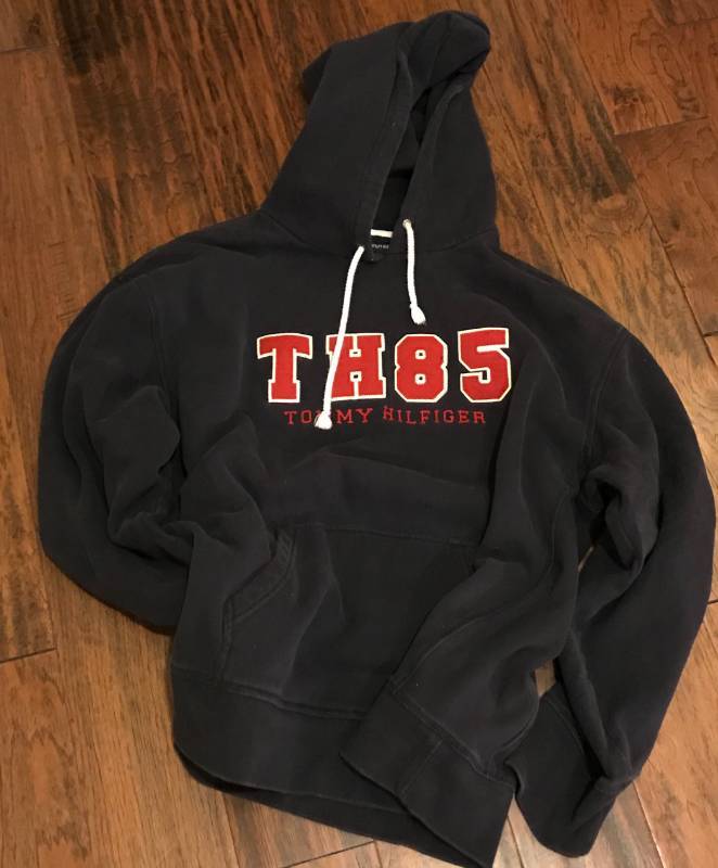 lot 2293 image: Tommy Hilfiger hooded Sweatshirt Large