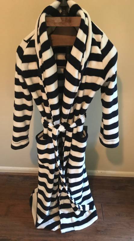 lot 2299 image: Nautica Small stripped robe