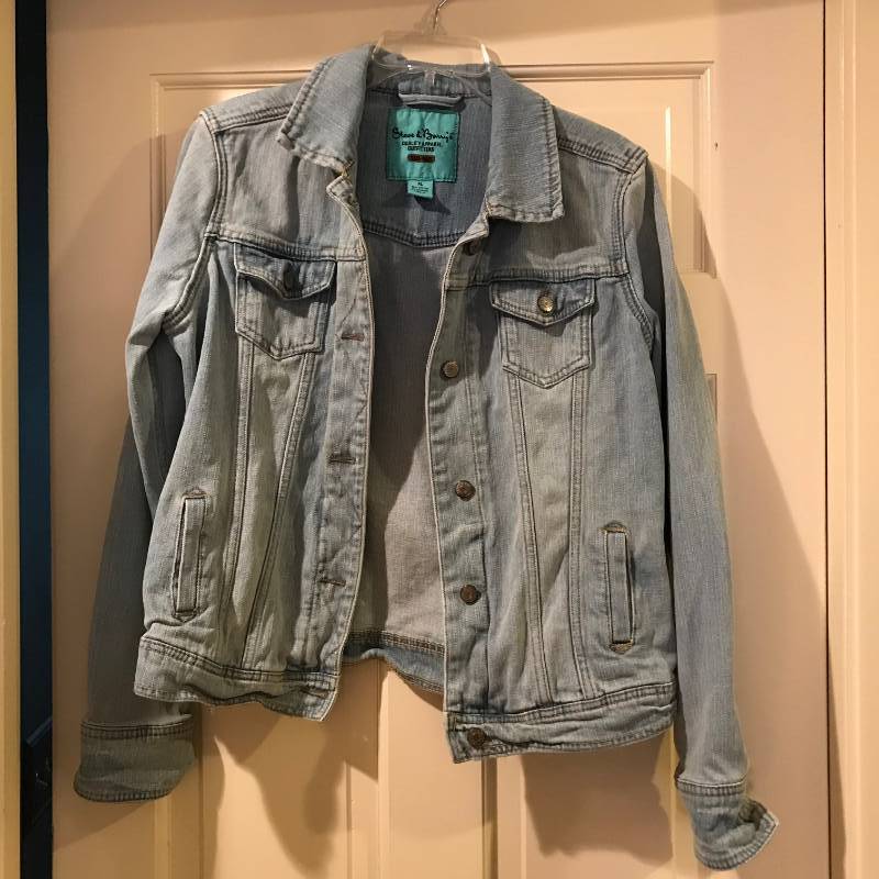 lot 2300 image: Steve & Barry Jean Jacket Large