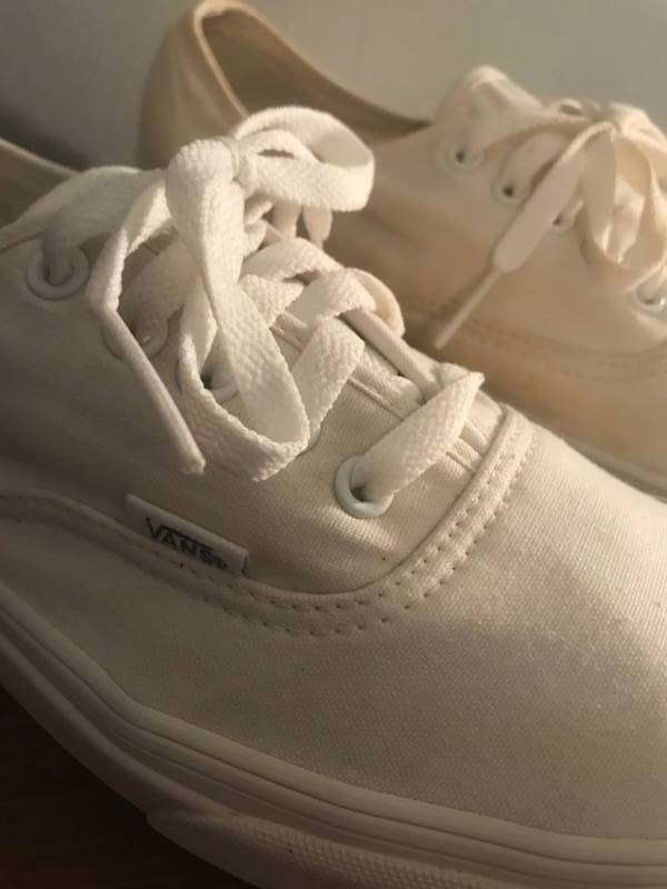 lot 2304 image: Vans White Canvas Sneakers Mens Size 11