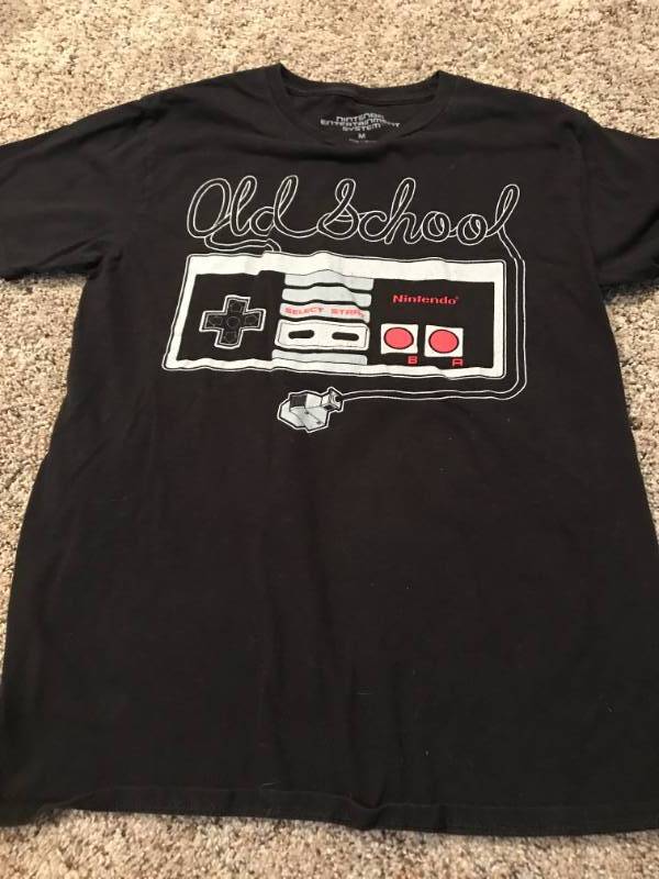 lot 2319 image: Old School Nintendo T-shirt-Medium