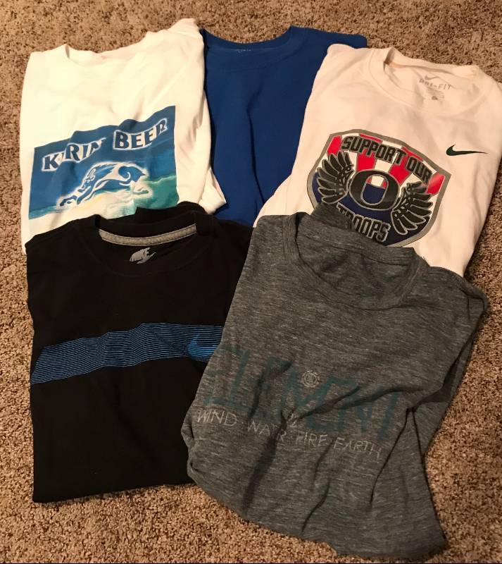 lot 2325 image: Set of 5 Large T-shirts