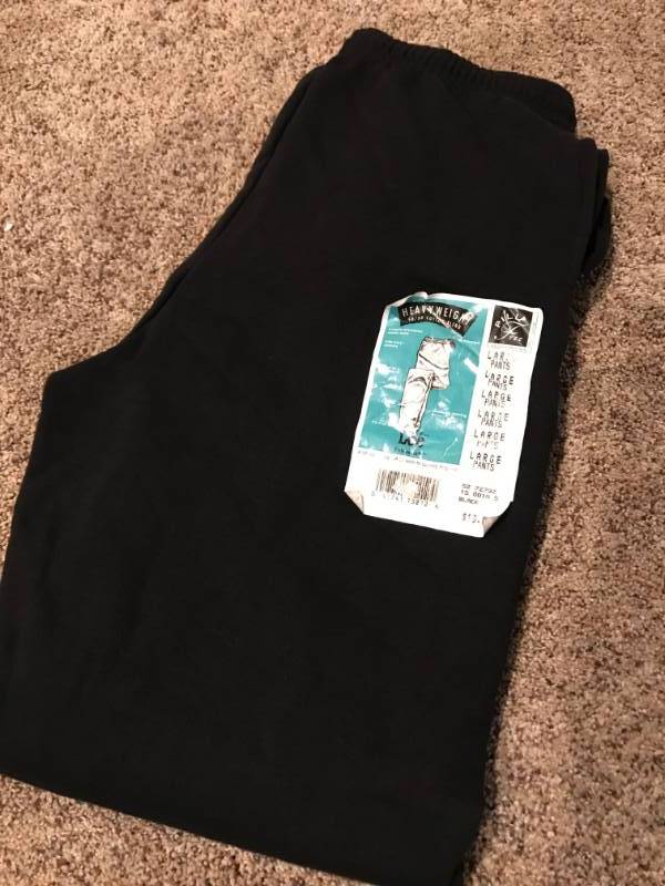 lot 2330 image: Large Black Heavyweight Lee Sweatpants