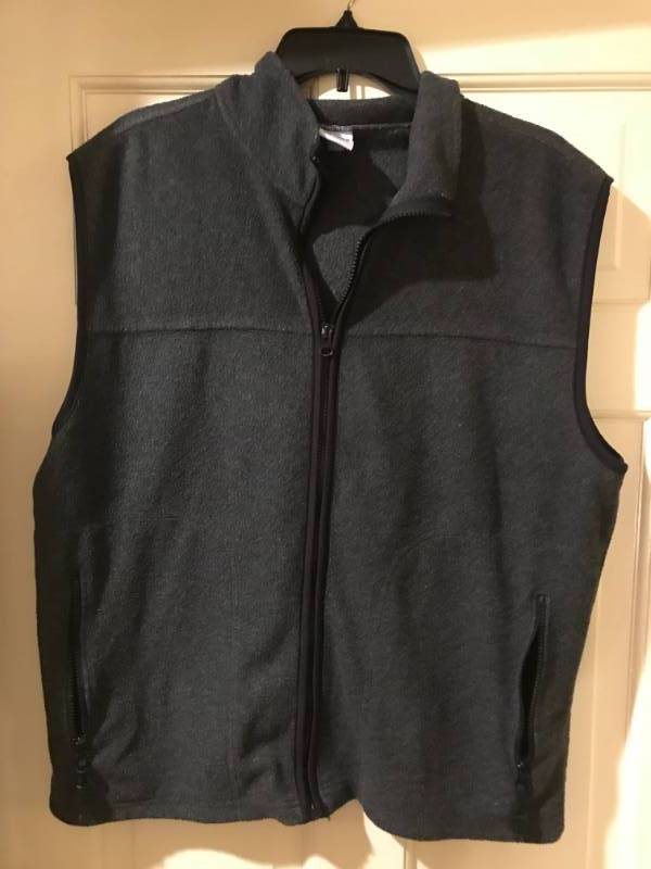 lot 2334 image: Old Navy Vest Large