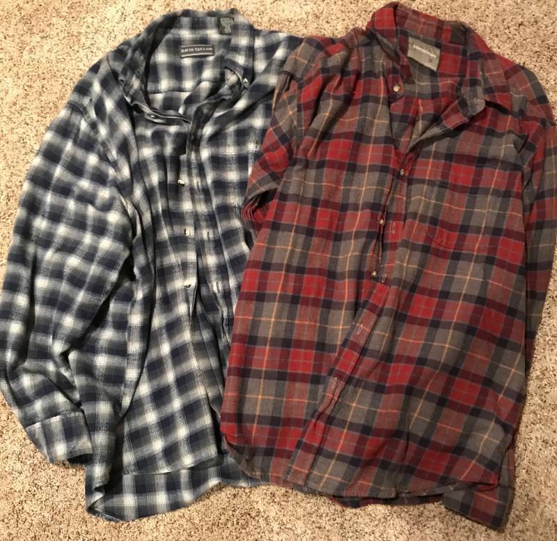 lot 2336 image: Set of 2 flannel long sleeve shirts-Large
