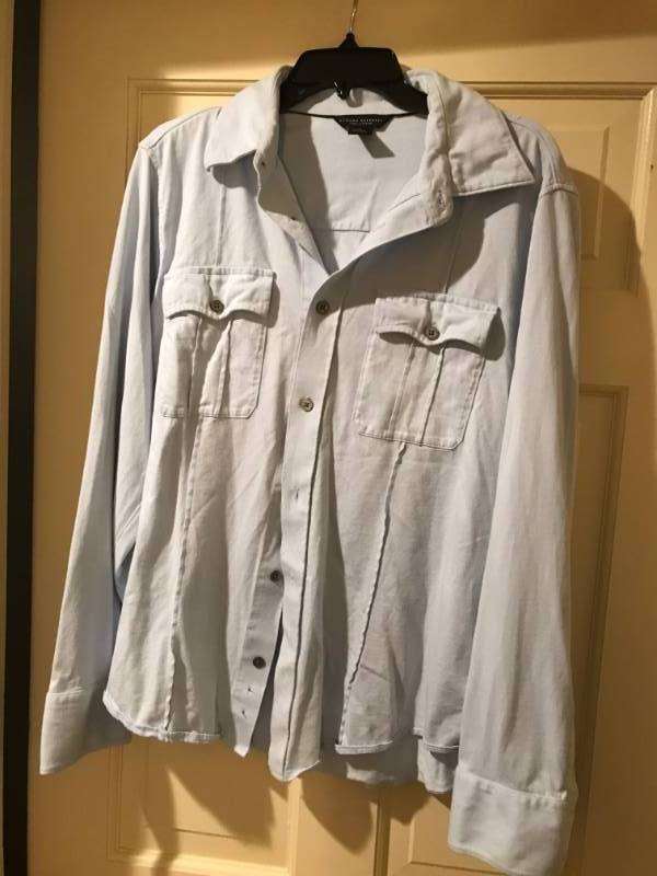 lot 2337 image: Banana Republic long sleeve shirt-Large