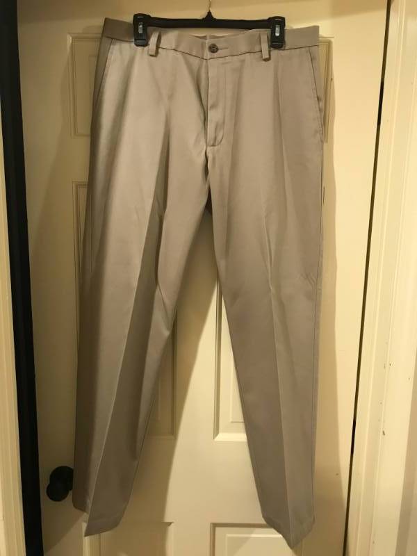 lot 2354 image: Dockers D2  khaki slacks-34 x 32