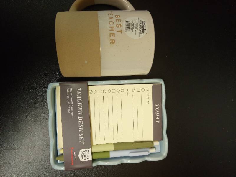 lot 2050 image: Best Teacher Ever Desk Organization Set with Coffee Mug - Retail $15