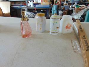 lot 2110 image: Assorted Spice - Salt and Pepper Containers - Perfume Bottle