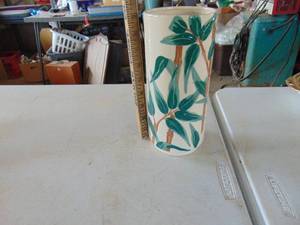 lot 2112 image: Weil Ware Pottery Piece