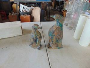 lot 2130 image: Cast Penguins - Marked Japan - Large one has damage