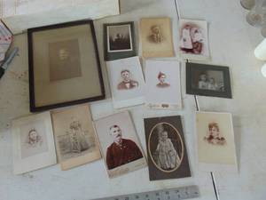 lot 2133 image: Assortment of Vintage Pictures