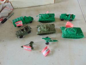 lot 2134 image: Selection of Vintage TanksToys