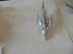 lot 2155 image: 50s Mercury hood ornament