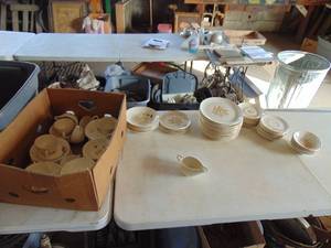 lot 2164 image: Large Selection of Golden Wheat China