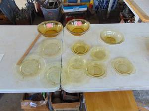 lot 2175 image: Selection of Amber Glass Bowls and Plates
