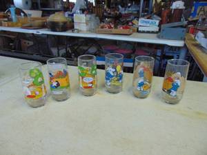 lot 2189 image: Selection of Character Glasses - Smurfs - Snoopy 