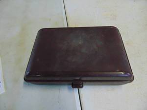 lot 2200 image: Tupperware Lunch Container