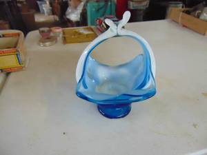 lot 2209 image: Murano Style - Glass Basket
