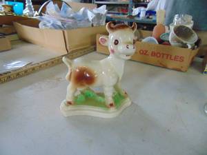 lot 2252 image: Bessie the Cow Figurine