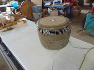 lot 2263 image: Sears hassock fan