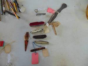 lot 2271 image: Selection of Knives - Letter Openers