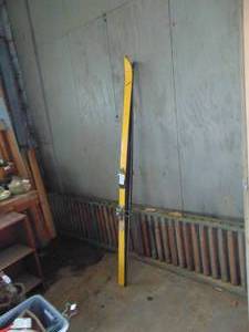 lot 2275 image: Pair of Yamaha Snow Skis