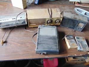lot 2278 image: Selection of Vintage Radios