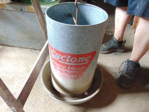 lot 2293 image: Cyclone Chicken Feeder