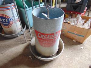 lot 2296 image: Cyclone Chicken Feeder